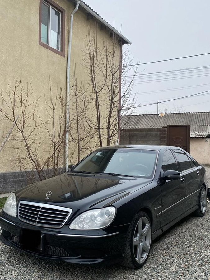 Mercedes-Benz 220