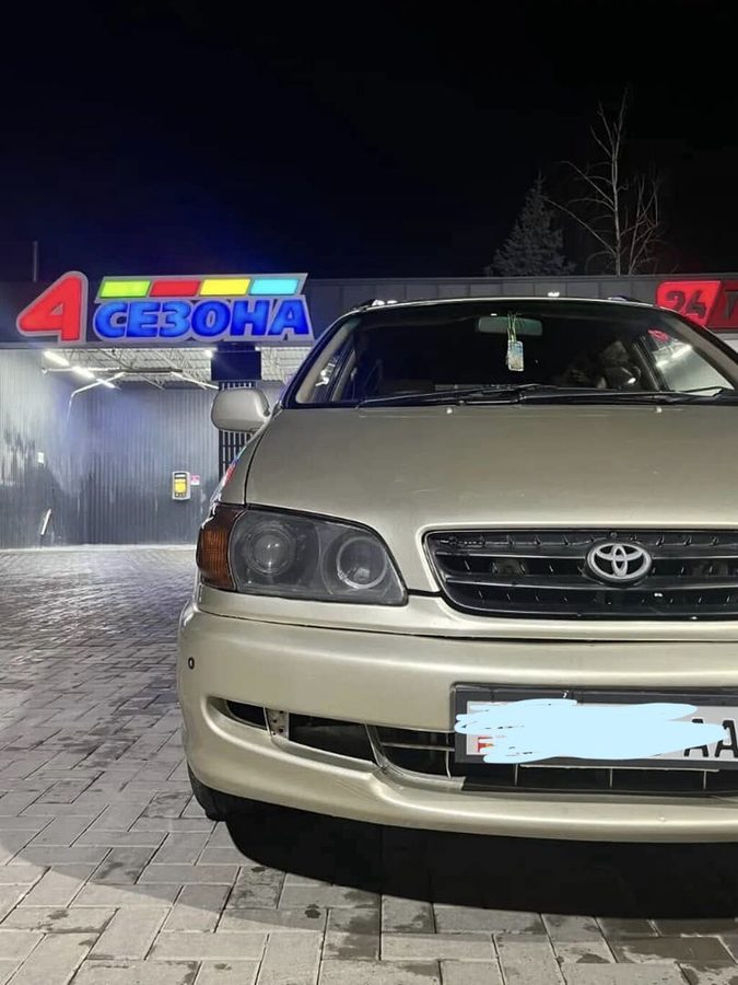 Toyota Ipsum