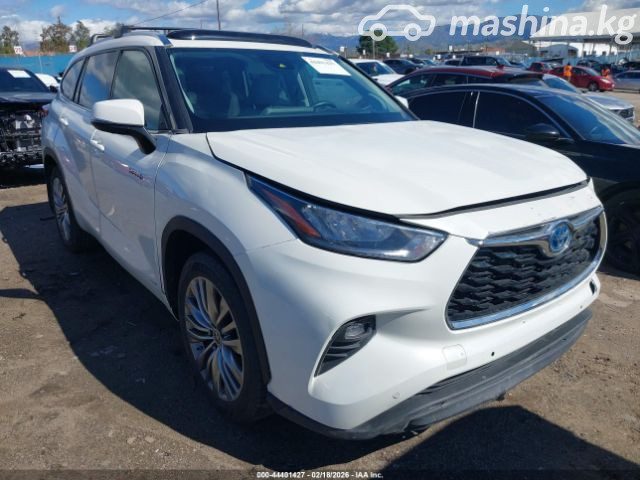 Toyota Highlander IV (U70)